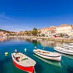 公寓 卢卡斯公寓 *